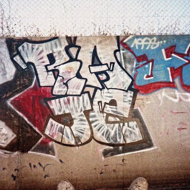 Toujours sur la ligne - Graffs · Marseille · 2003