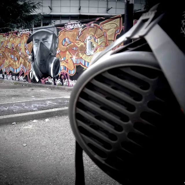Arret O Sol - Graffs · Pyrate & Rager - 03 · 2010