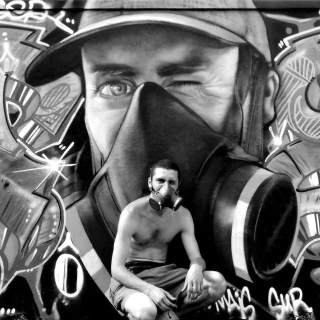 Arret O Sol - Graffs · Pyrate & Rager - 04 · 2010