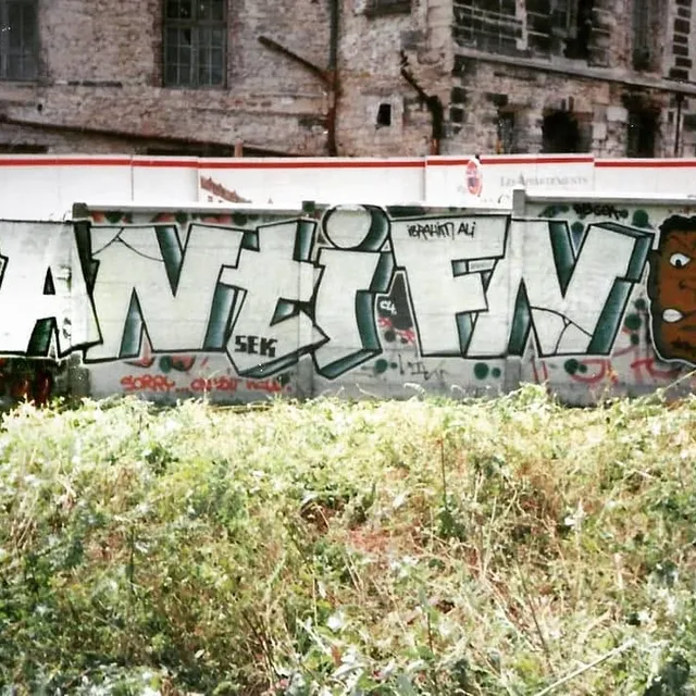 Anti-FN - Graffs · Paris, 18ème, avec mon ami d'enfance Kedy · 2020