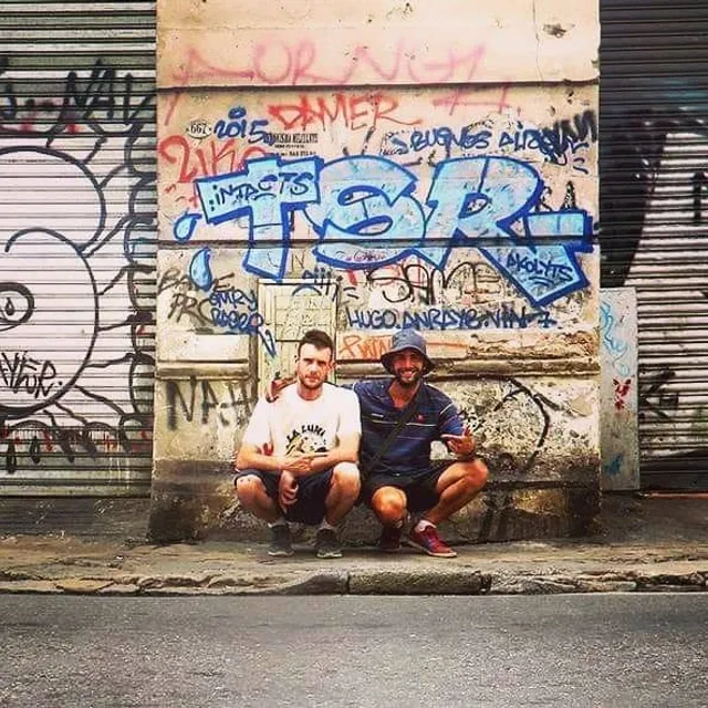 Avec Anraye - Graffs · Argentine, Buenos Aires